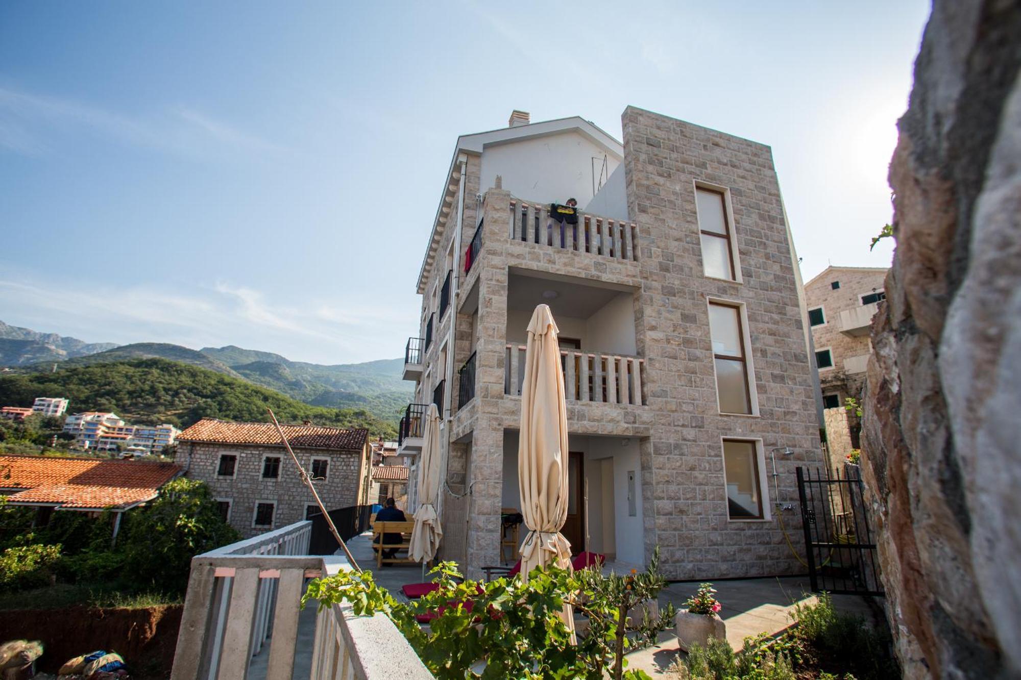 Mima Apartments Sveti Stefan Dış mekan fotoğraf
